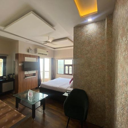 Hotel Sita Palace On Heritage Ghats Of Benaras Varanasi Exterior photo