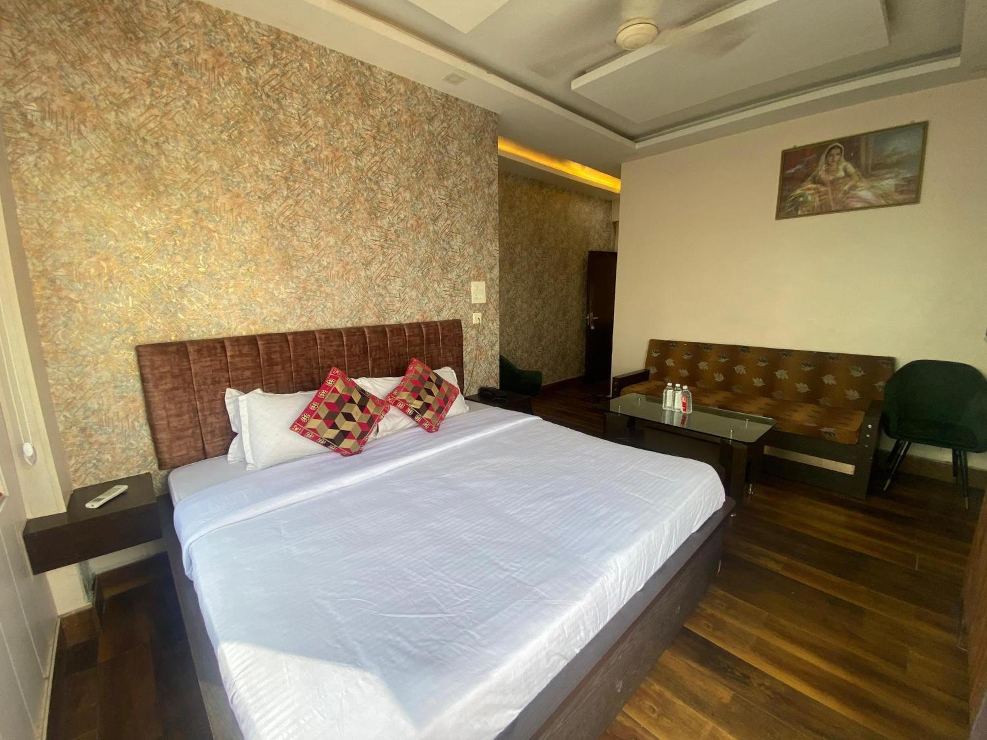 Hotel Sita Palace On Heritage Ghats Of Benaras Varanasi Exterior photo