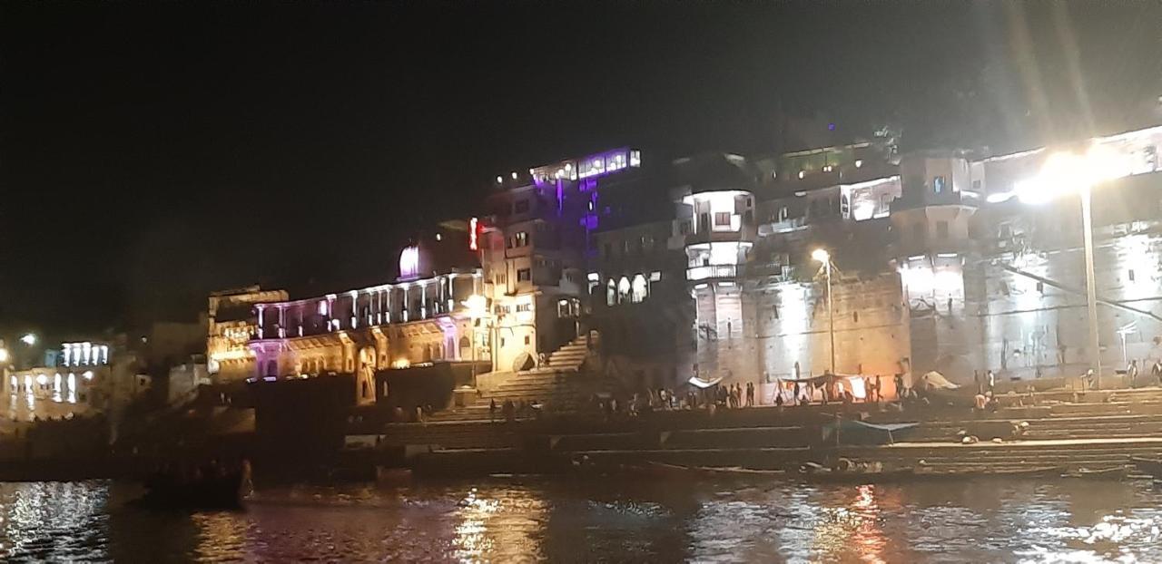 Hotel Sita Palace On Heritage Ghats Of Benaras Varanasi Exterior photo