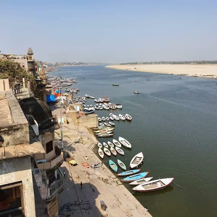 Hotel Sita Palace On Heritage Ghats Of Benaras Varanasi Exterior photo