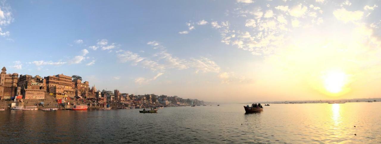 Hotel Sita Palace On Heritage Ghats Of Benaras Varanasi Exterior photo