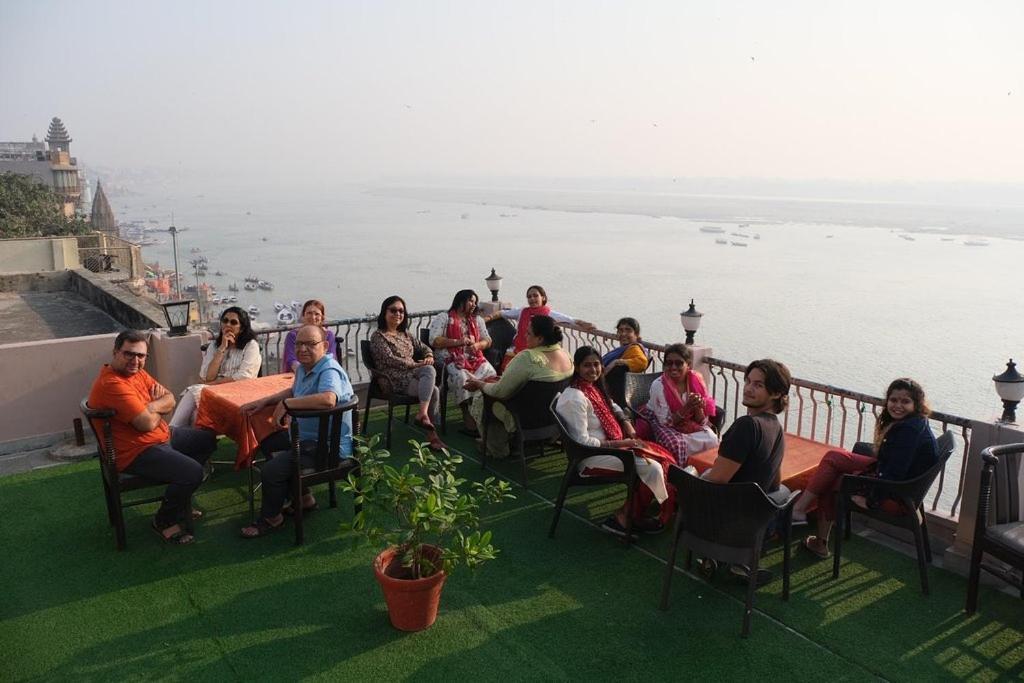 Hotel Sita Palace On Heritage Ghats Of Benaras Varanasi Exterior photo